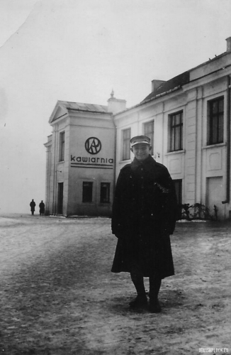 Motel Perelgryc (in the background - the café of the Art Club of Płock), Płock, 1930s